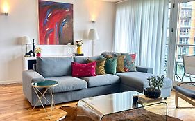 Luxury Apartment In Canary Wharf